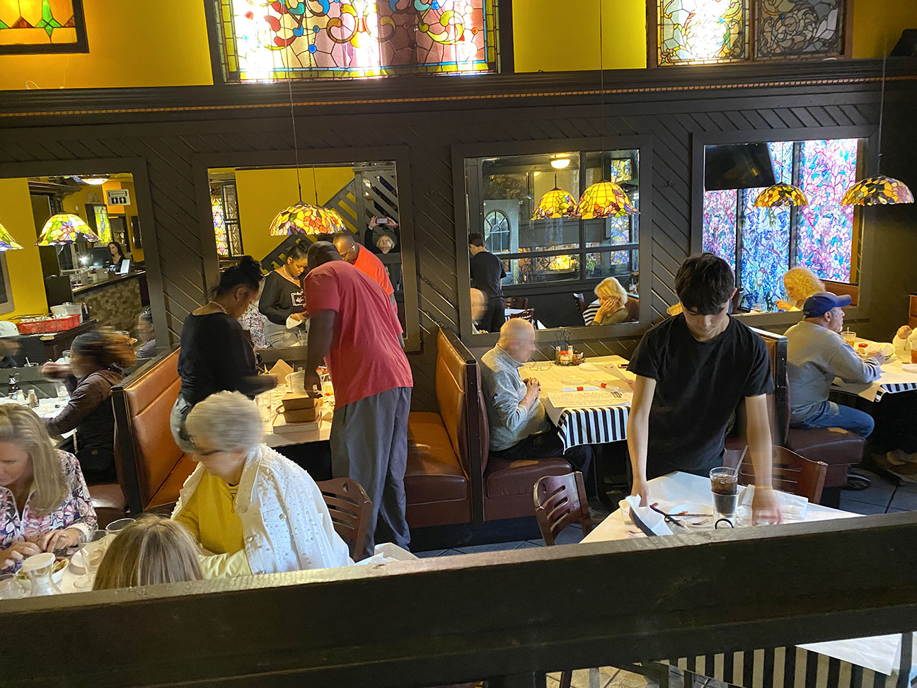 Talayna's dining room with people dining at tables